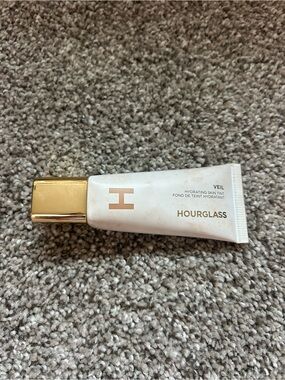 Hourglass Veil Hydrating Skin Tint foundation-7